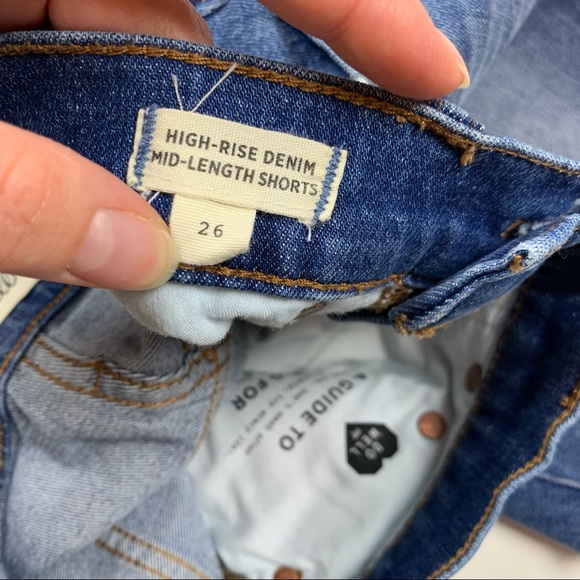 Madewell Sz 26 High Rise Denim Shorts Midi Length Cut Offs Jean Distressed l0367 - Picture 8 of 11